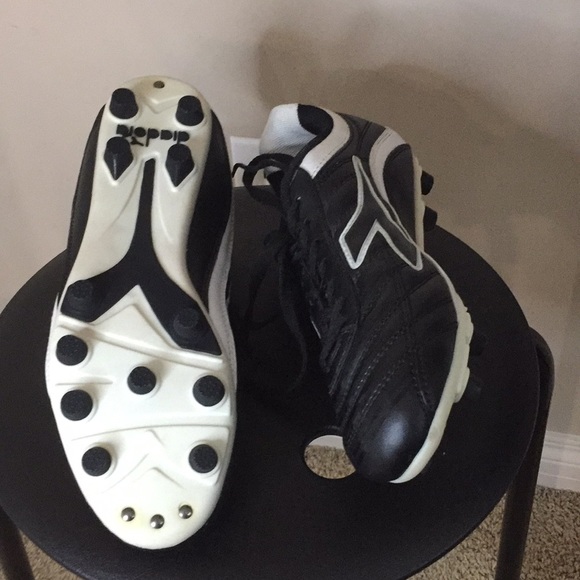 Diadora Soccer/Football/ Rugby Field Cleats - Picture 4 of 5